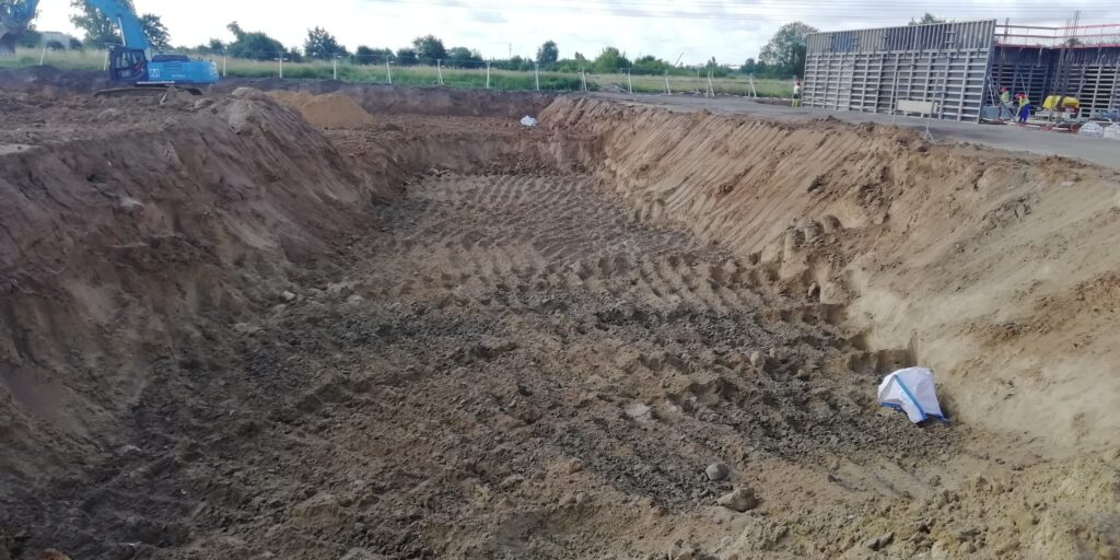 Schönefeld: Aushubarbeiten für die Gründung der Sporthalle